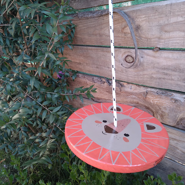 Hamaca circular de madera pintada - Imagen 5