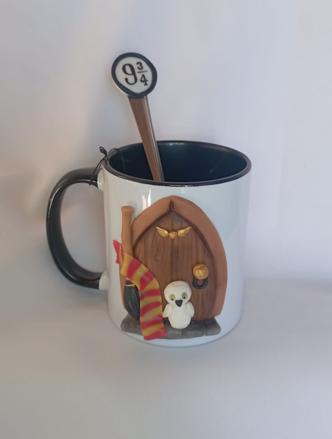 Taza con aplique en porcelana fría